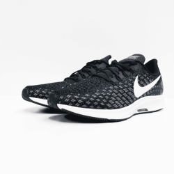 Nike sneaker black white grey  Nike sneaker black white grey